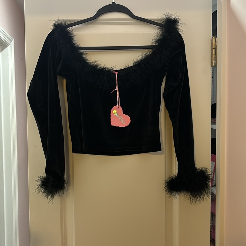 Sugar Thrillz Blafk off the shoulder crop top with fuzzy trim